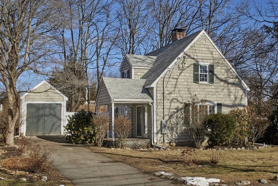 14 Mayflower Road, Arlington, MA 02476