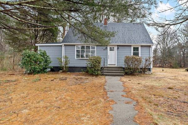 32 Oakland St, Westport, MA 02790