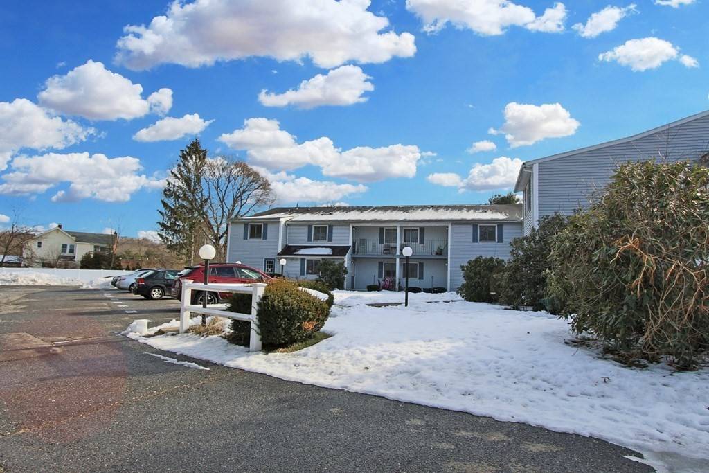 656 High St #206, Clinton, MA 01510