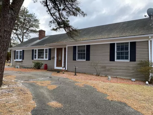 1 Harding Ln, Yarmouth, MA 02673