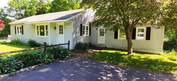 10 Mount Jefferson Rd, Hubbardston, MA 01452