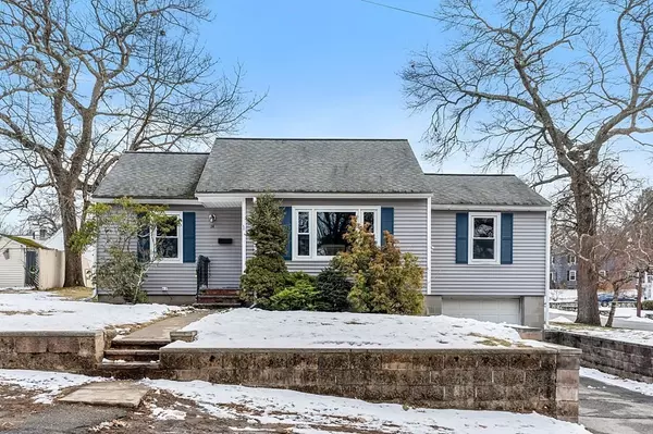 14 Roosevelt Ave, Chelmsford, MA 01863