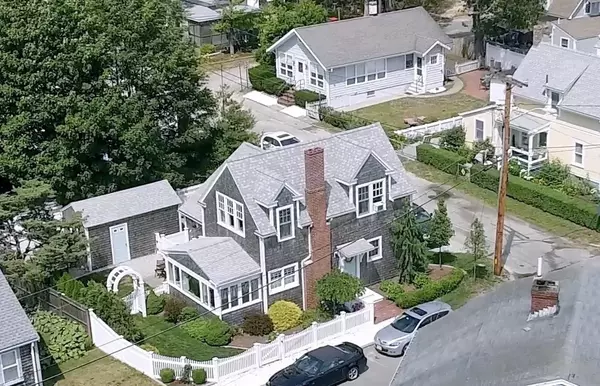 4 Grove St, Wareham, MA 02571