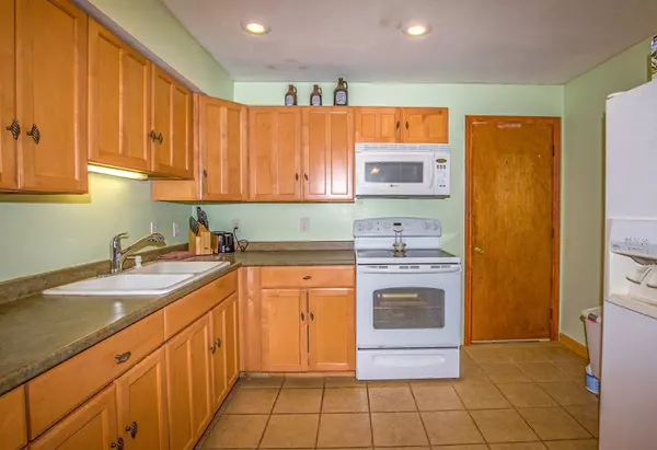 Enfield, CT 06082,17 Flag Court