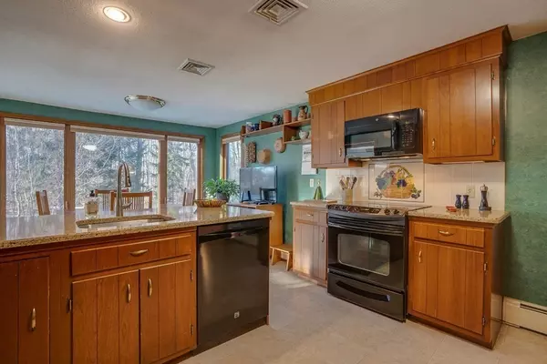 Bedford, MA 01730,3 Dana Rd