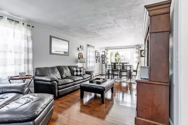 Abington, MA 02351,73 Broadmeadow Lane