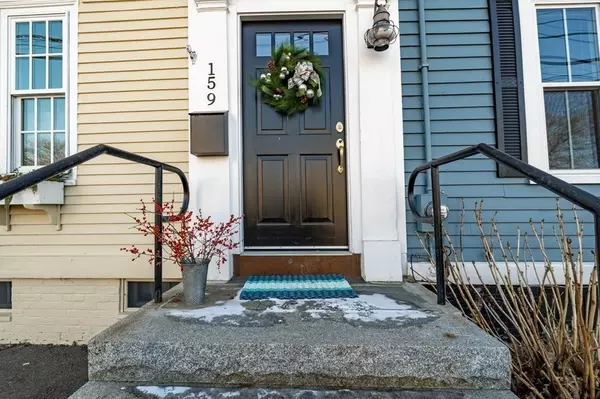 Newburyport, MA 01950,159 High St