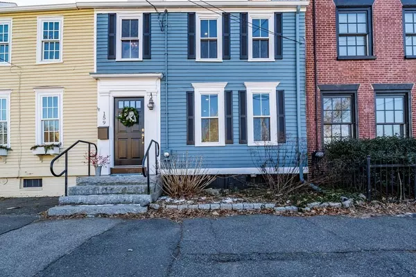 Newburyport, MA 01950,159 High St