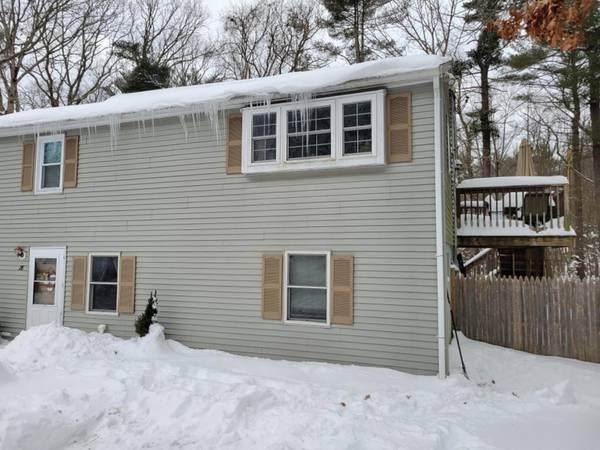 28 Buttonwood Rd, Halifax, MA 02338