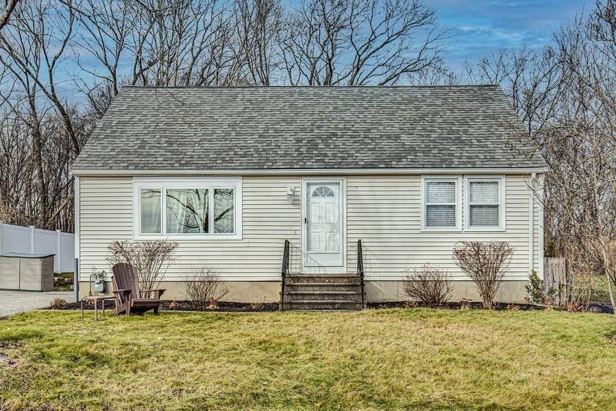 35 Lafayette St, Amesbury, MA 01913