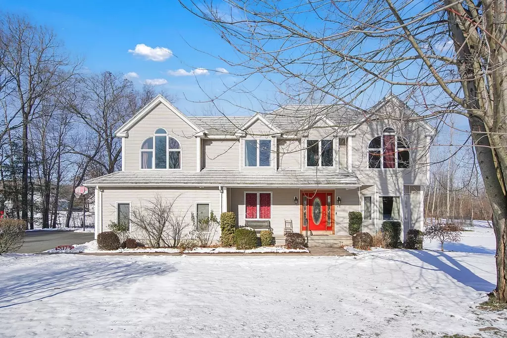 Agawam, MA 01001,45 Family Ln