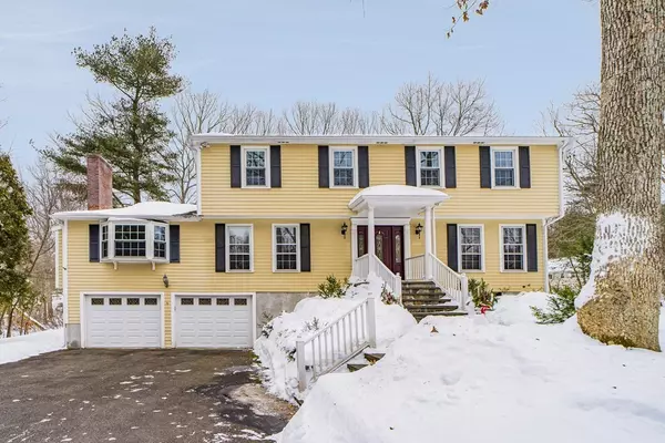 41 Hatters Hill Rd, Medfield, MA 02052