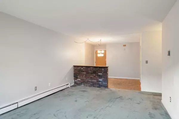 Watertown, MA 02472,10 Williams Street #10