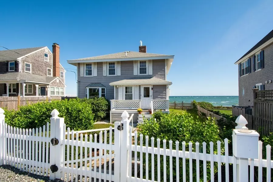 144 Oceanside Dr, Scituate, MA 02066