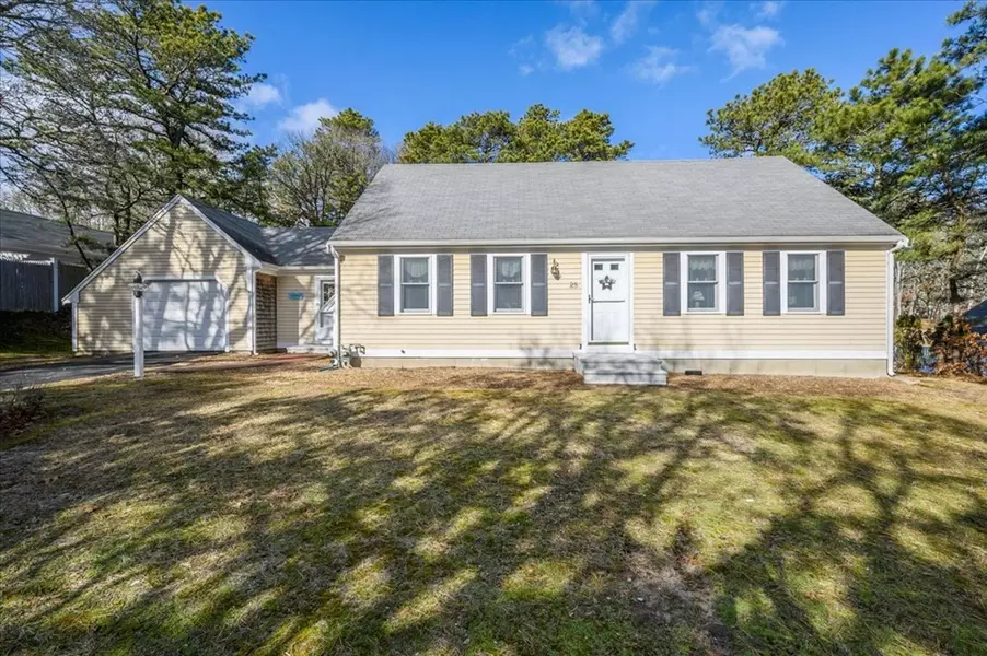 25 Huckleberry Path, Harwich, MA 02645