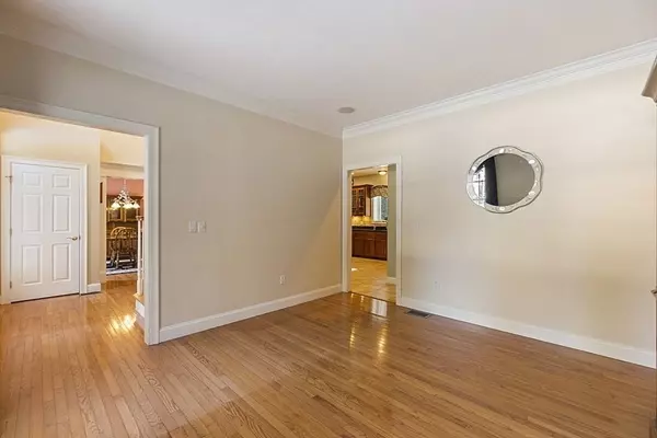 Upton, MA 01568,1 River Bend Rd