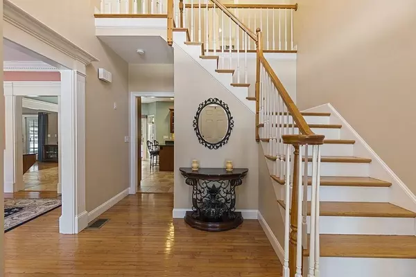 Upton, MA 01568,1 River Bend Rd