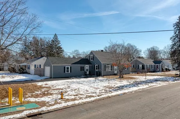 139 Maebeth St, Springfield, MA 01119