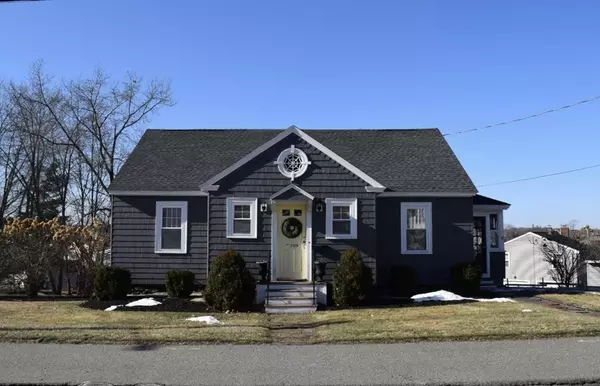 349 Waverley Rd, North Andover, MA 01845