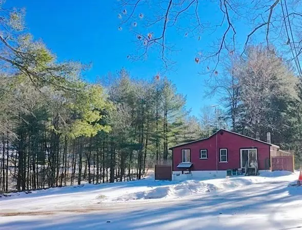 13 Laflame Rd, Brimfield, MA 01010