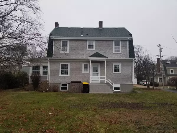 277 Woodlawn St, Fall River, MA 02720