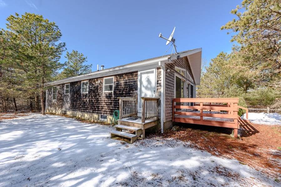 105 Charles Neck, West Tisbury, MA 02575