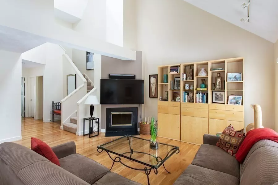 94 Washington Park #94, Newton, MA 02460