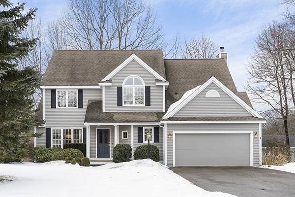 22 Strawberry Hill Lane, Reading, MA 01867