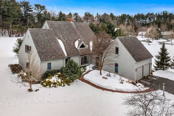 8 Fiske Pond Rd, Holliston, MA 01746