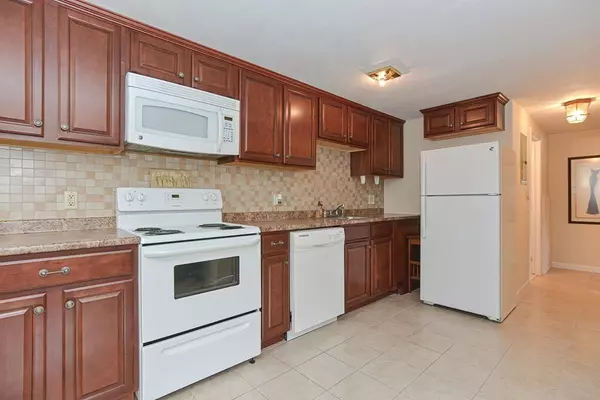 Walpole, MA 02081,224 School St #3