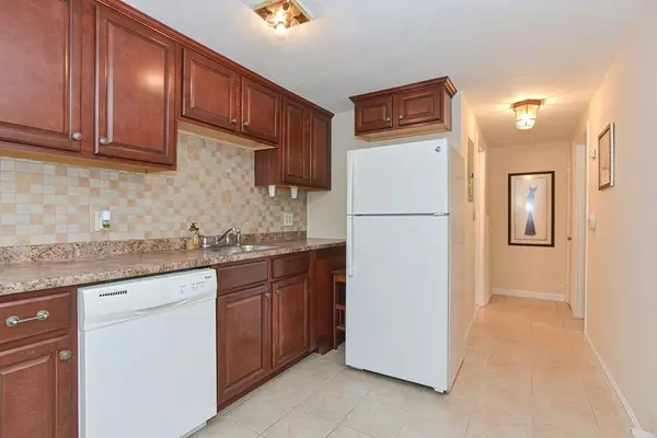 Walpole, MA 02081,224 School St #3