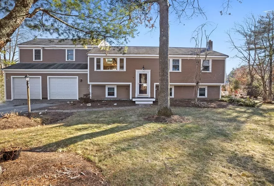 16 Jowett St, Carver, MA 02330