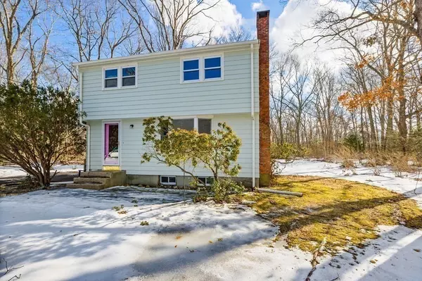 52 Edgewood Rd, Scituate, MA 02066