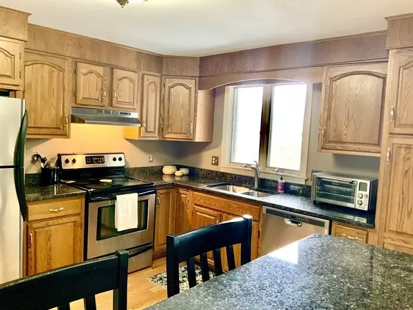 Agawam, MA 01001,4 Mansion Woods #E