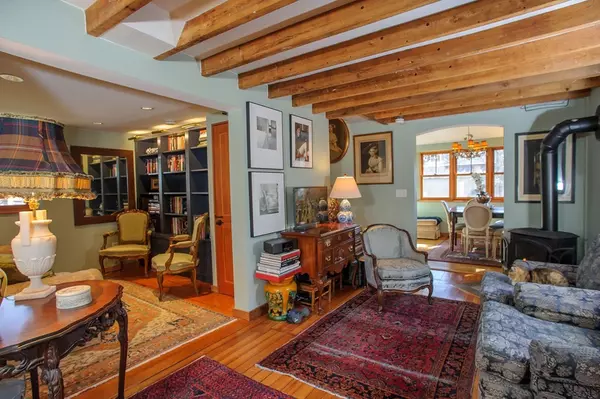 Tisbury, MA 02568,244 State Road