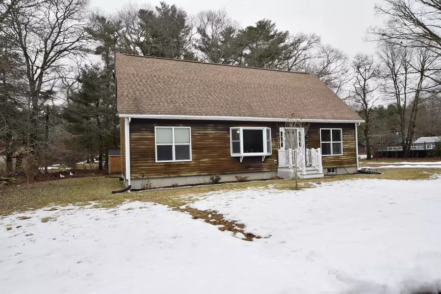 69 Rogerson Ave, Acushnet, MA 02743