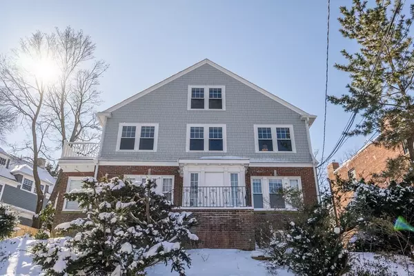 21 Colbourne Crescent #2, Brookline, MA 02445