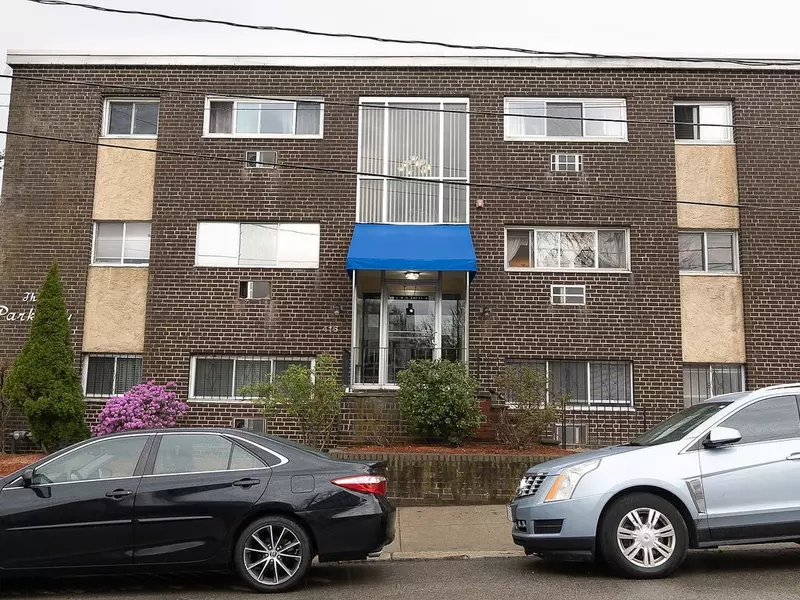 416 Belgrade Ave #32, Boston, MA 02132