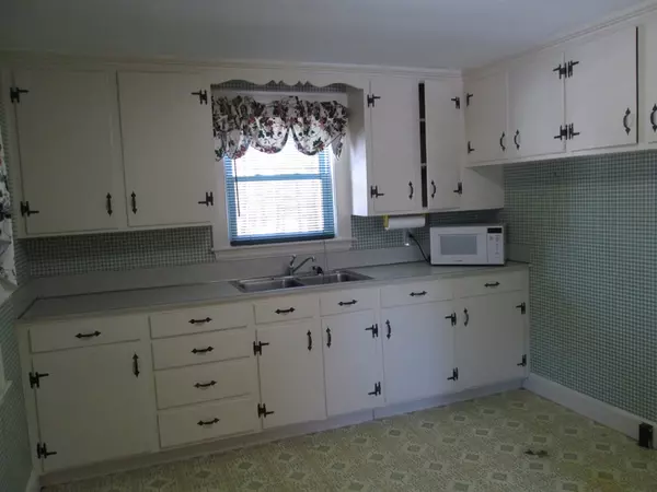 Walpole, MA 02081,240 Pemberton Street