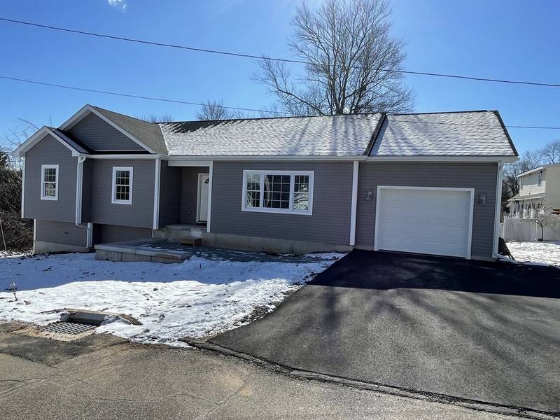 60 Euclid Ave, East Longmeadow, MA 01028