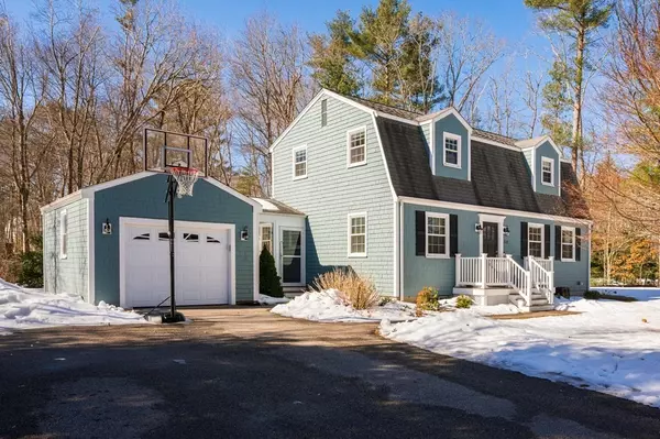 113 Andrew Ln, Hanson, MA 02341