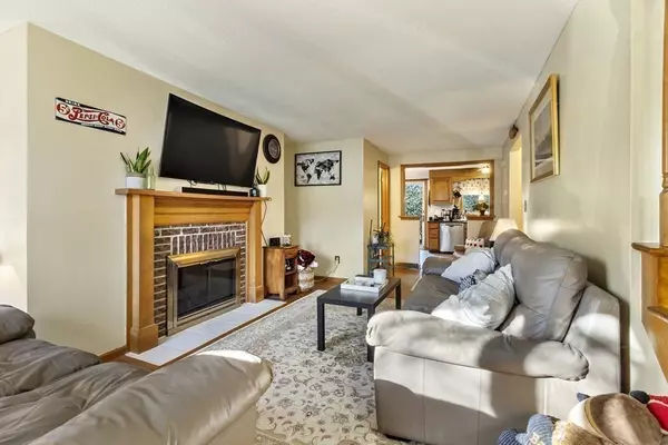 Agawam, MA 01001,12 Mansion Woods Dr #B