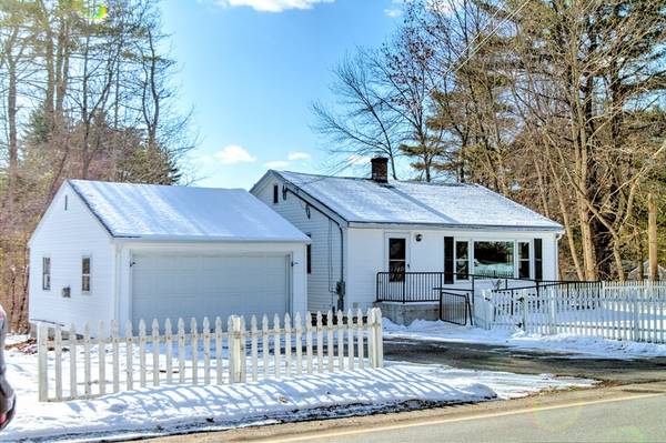 438 Dunstable Rd, Tyngsborough, MA 01879