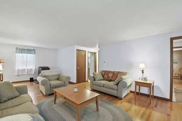 Auburn, MA 01501,38 Field Street