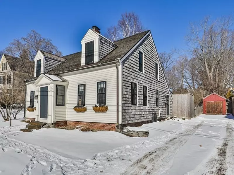 8 Parker St, Newbury, MA 01951