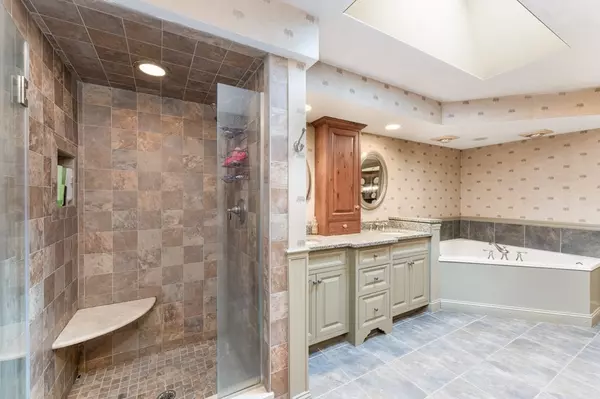 Cumberland, RI 02864,702 Nate Whipple Hwy