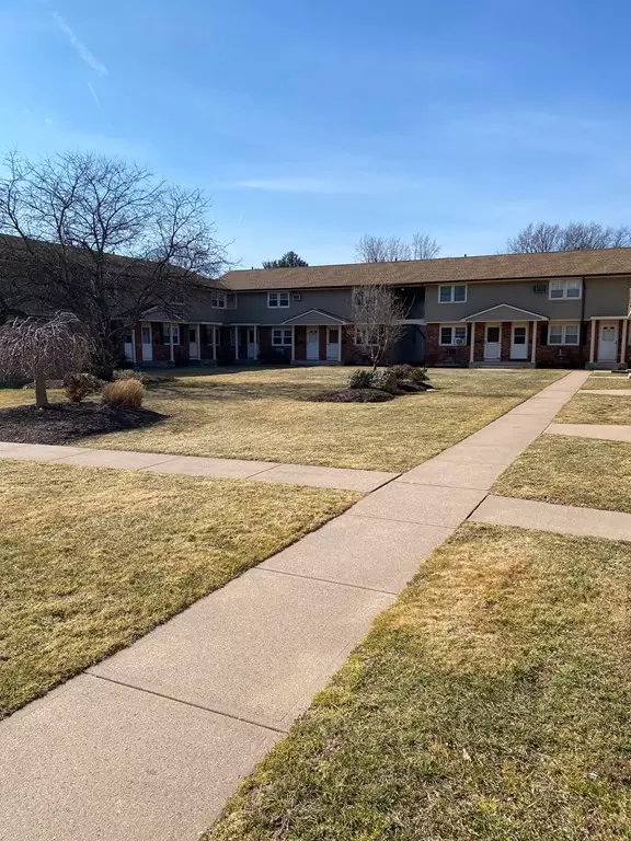 Agawam, MA 01001,420 Main St #81