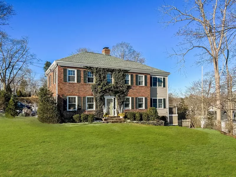 33 Lafayette Ave, Hingham, MA 02043