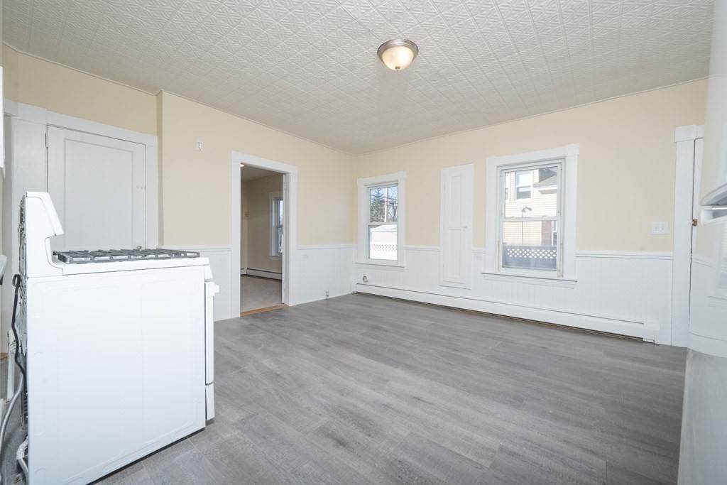 Lowell, MA 01850,261 Hildreth St