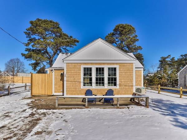 10 Heintz Rd, Dennis, MA 02639